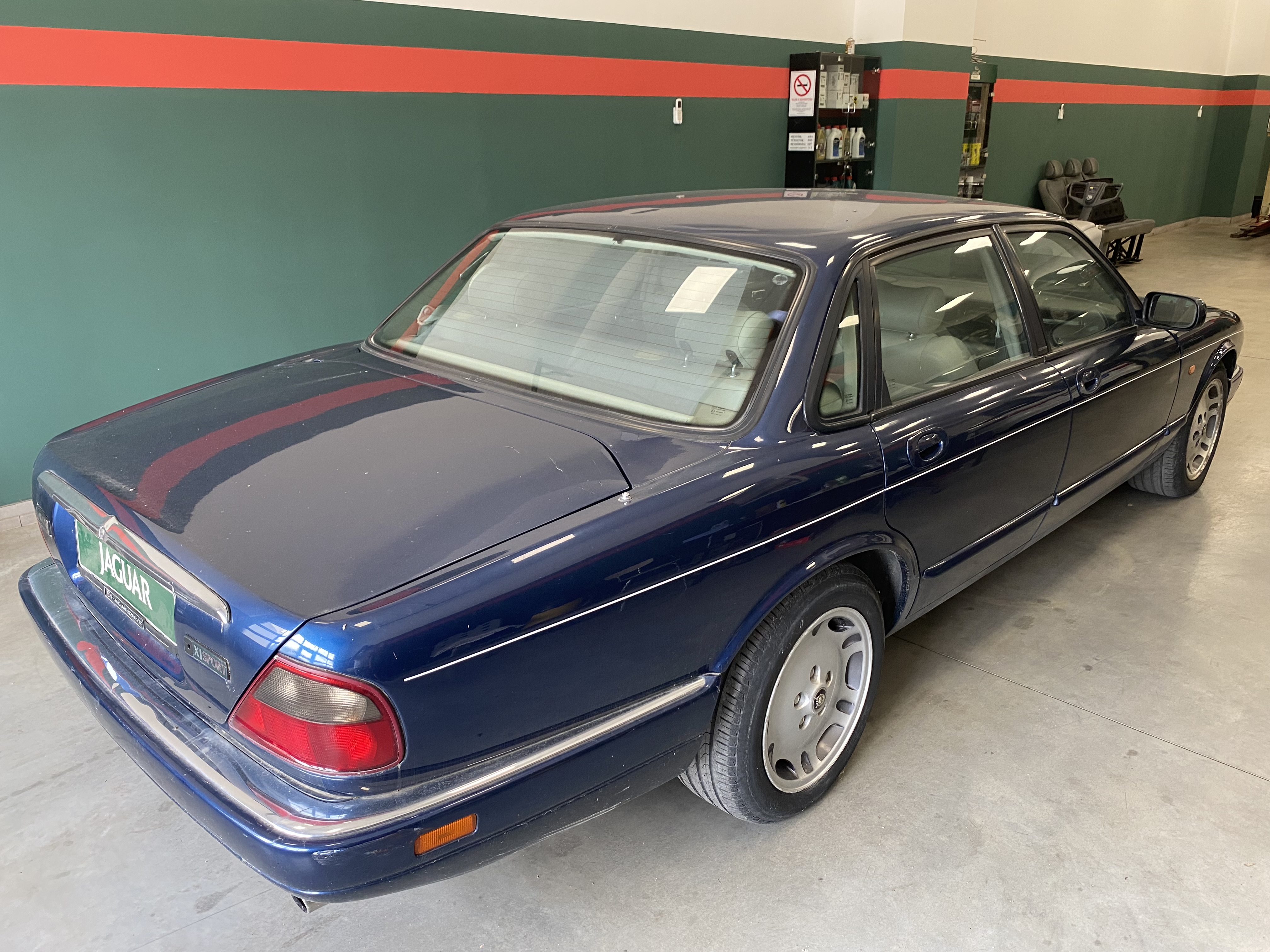 Jaguar X300