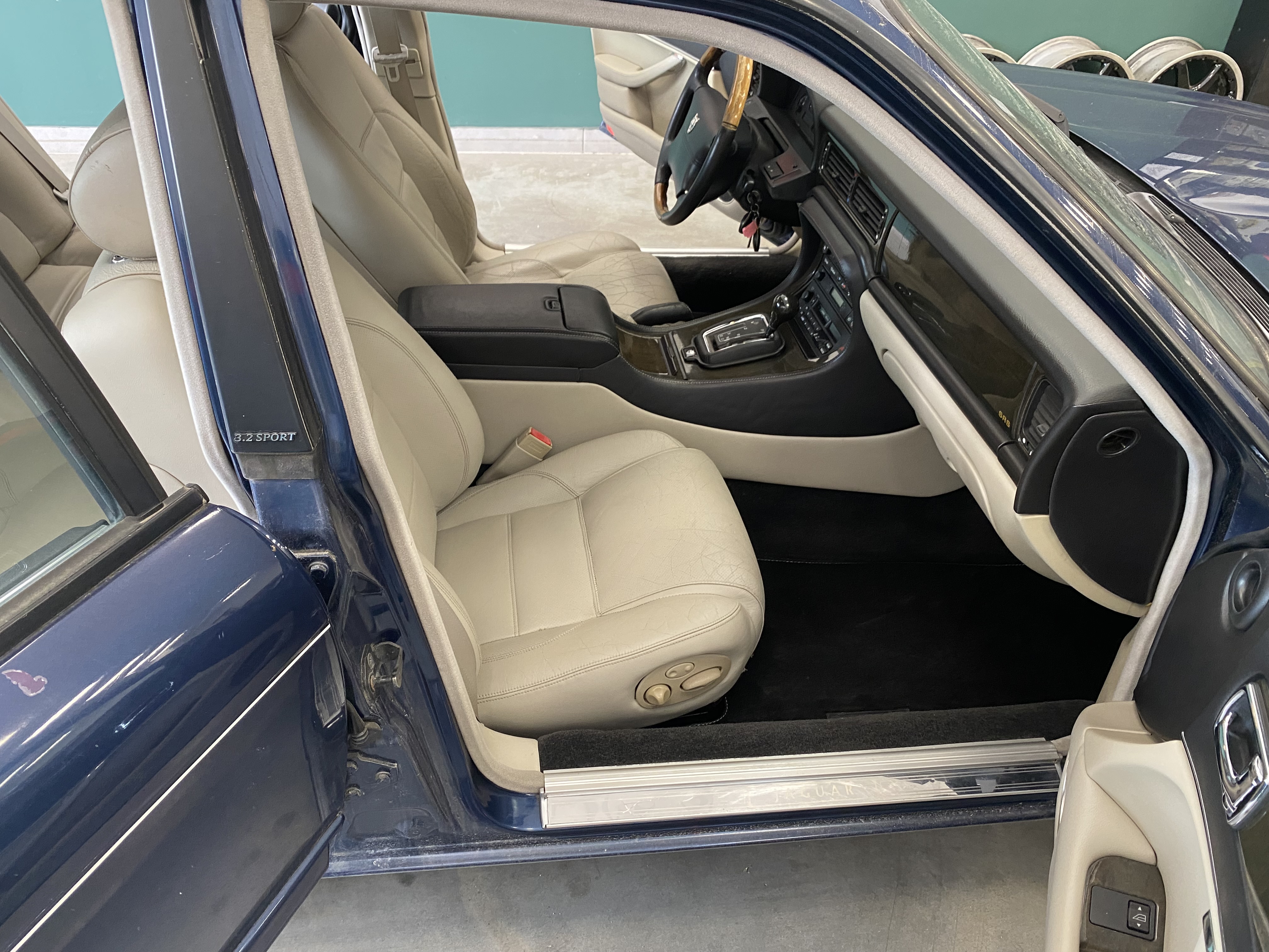 Jaguar X300